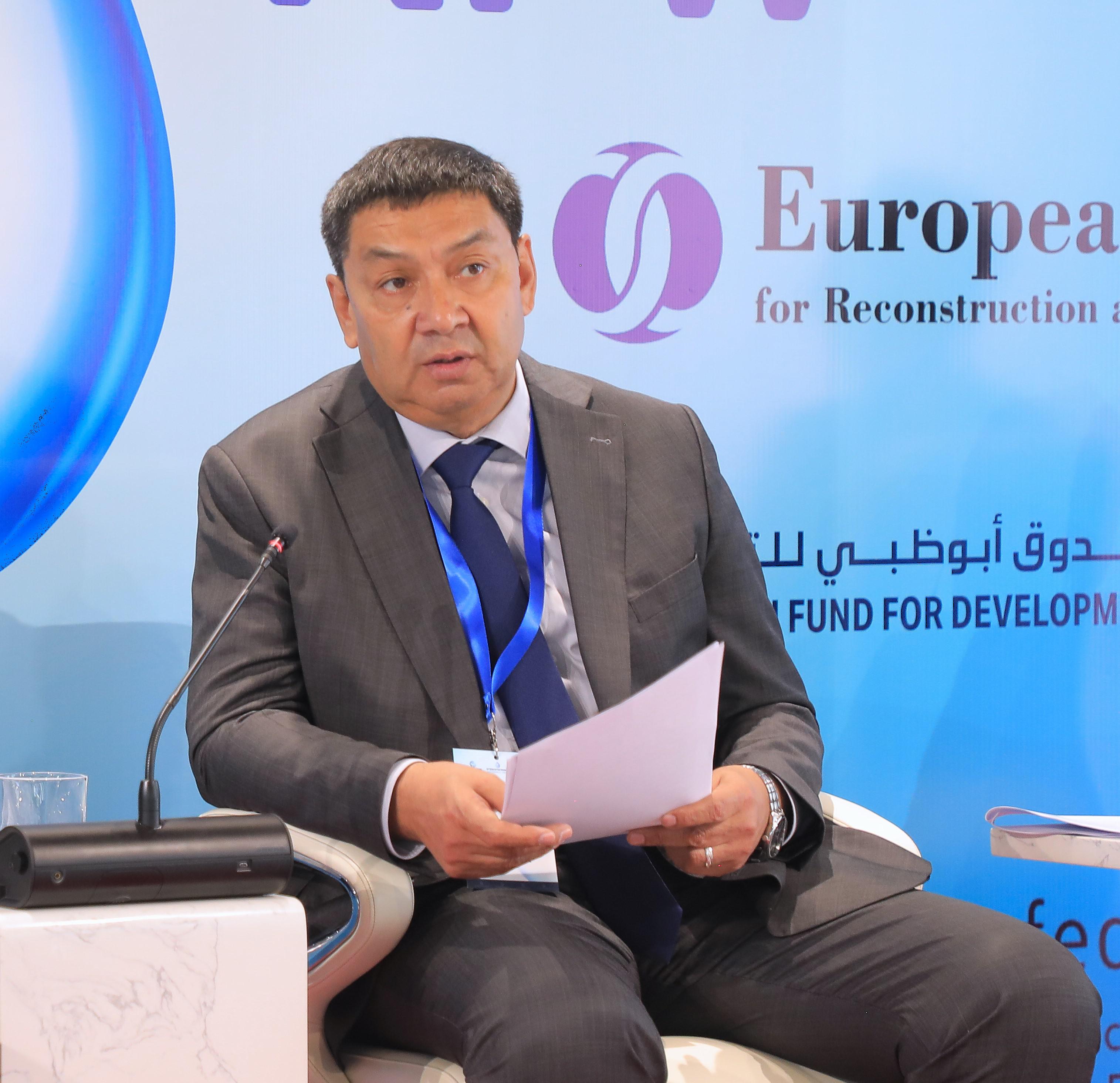 Yalangoch juda yoshlarning fotosuratlari