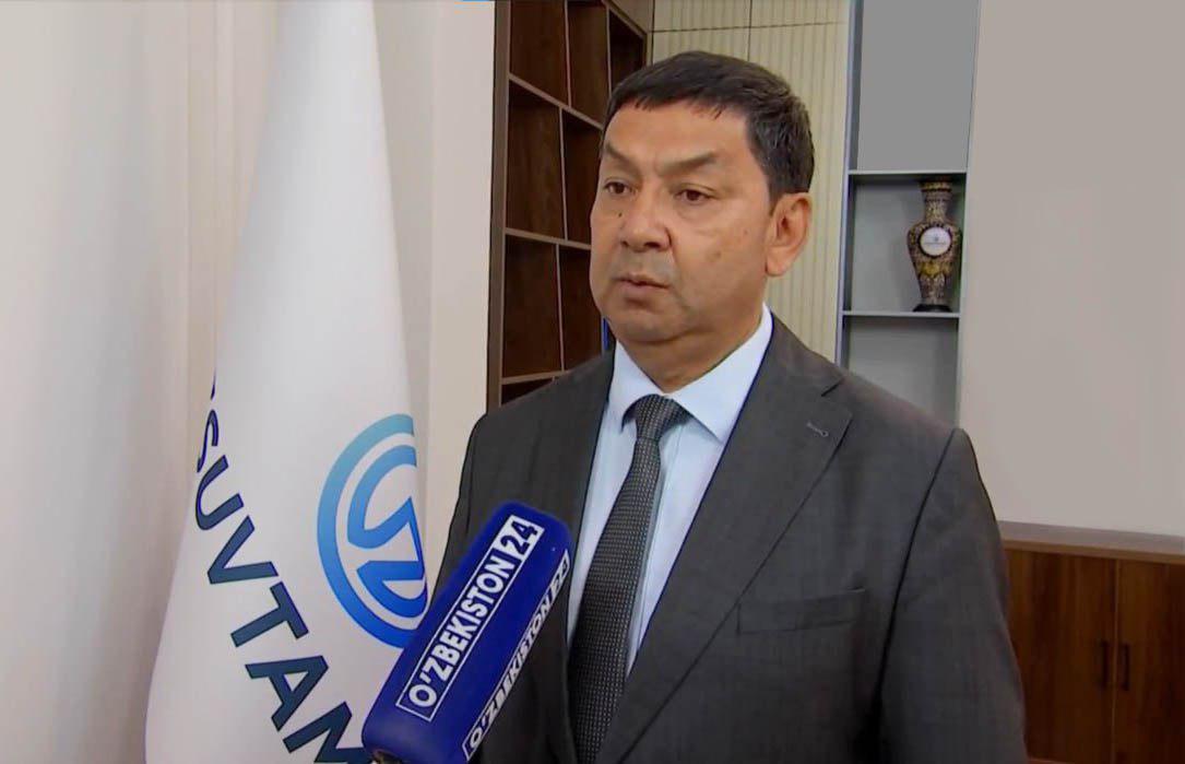 Yosh ayollarning katta kokraklari haqida onlayn video